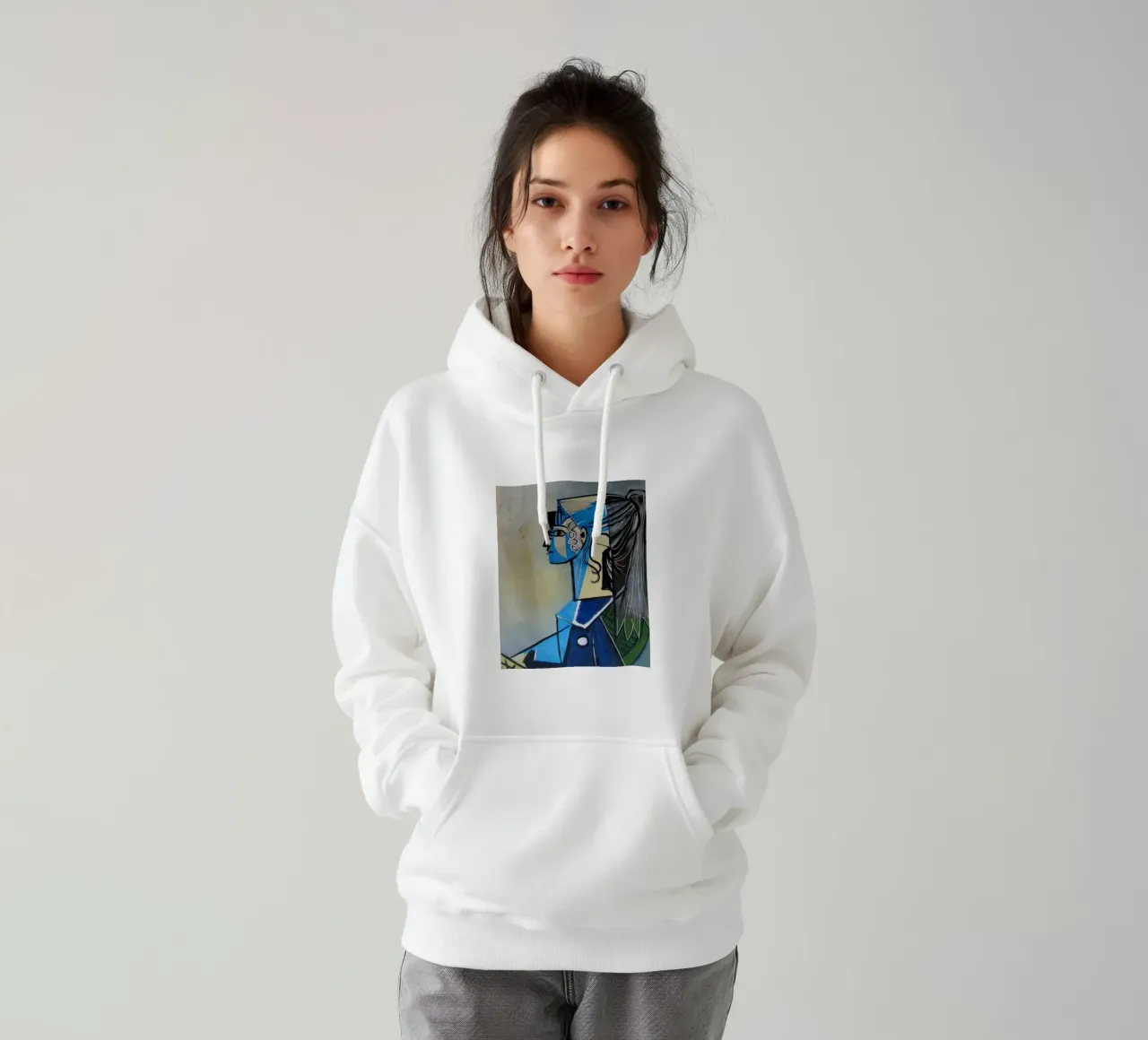 donna in abito blu felpa con cappuccio da eternal nino