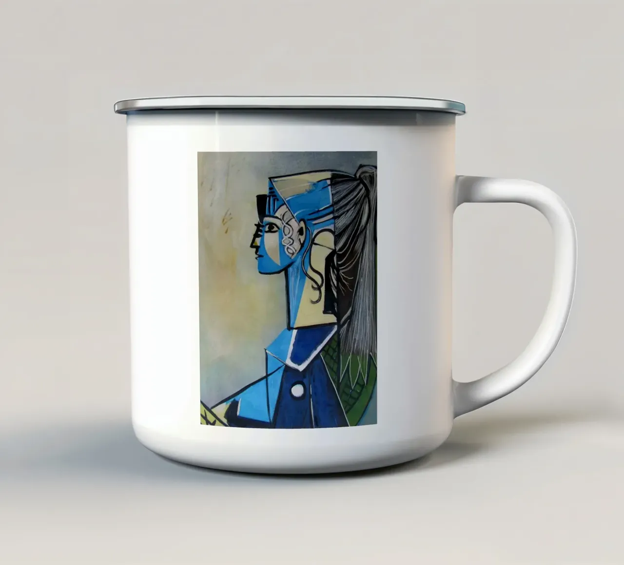 donna in abito blu tazza in smalto da eternal nino