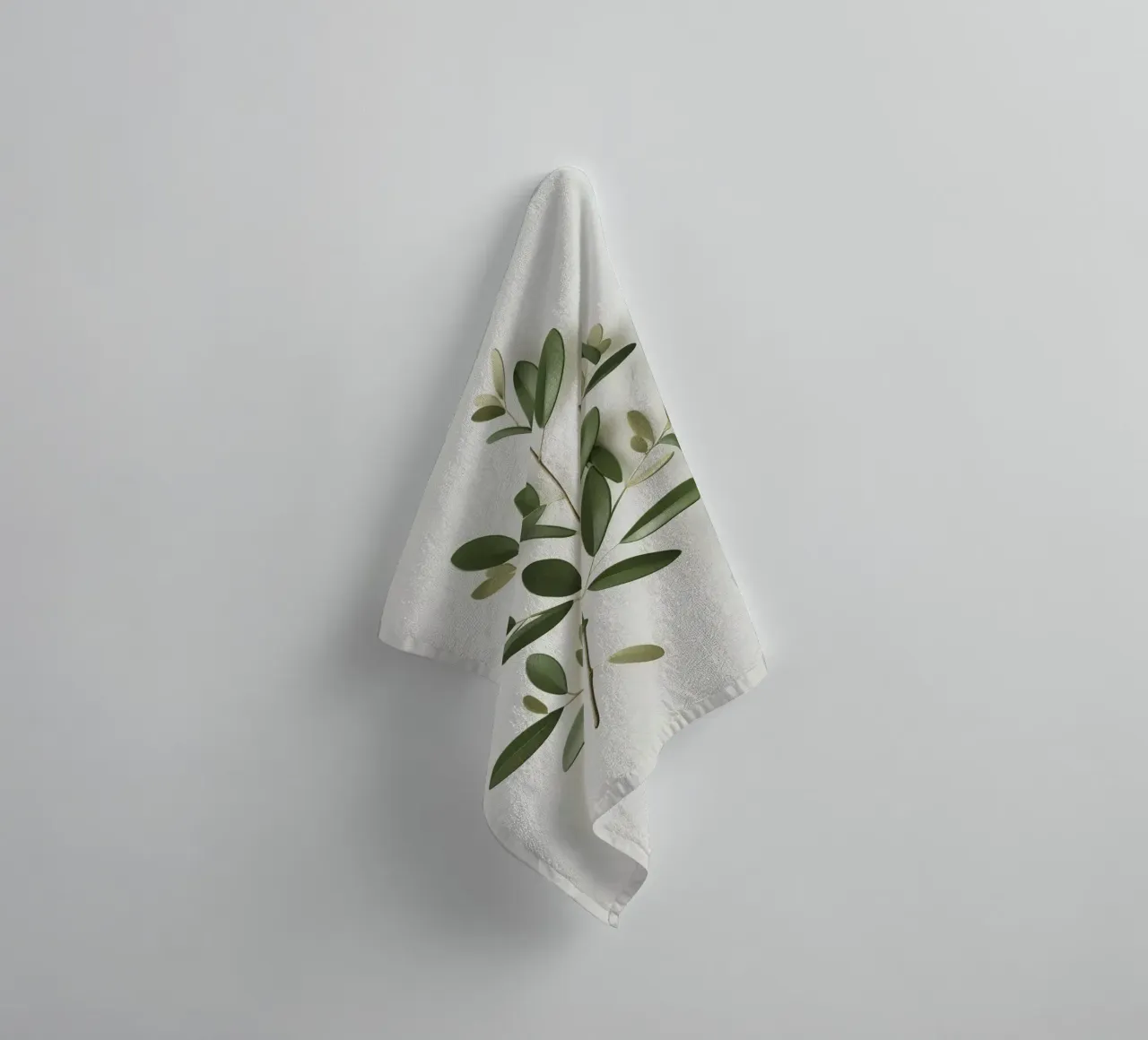 Ramo di ulivo con piccole foglie asciugamano da bagno da Botanical Gallery
