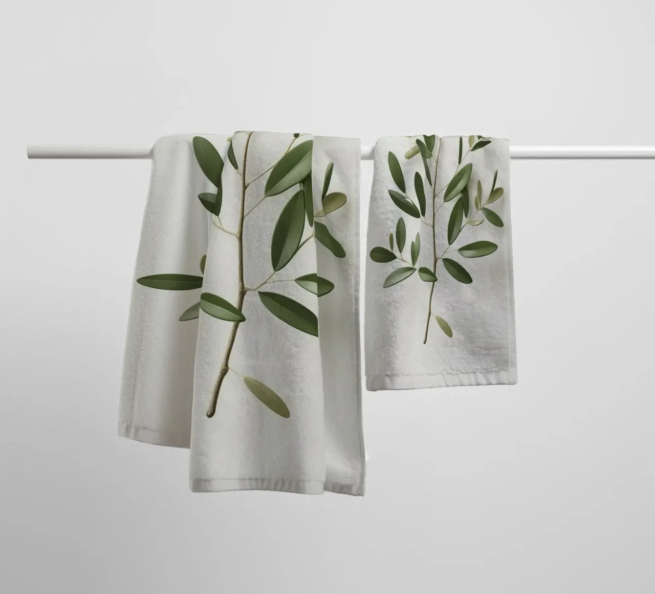 Ramo di ulivo con piccole foglie asciugamano da bagno da Botanical Gallery
