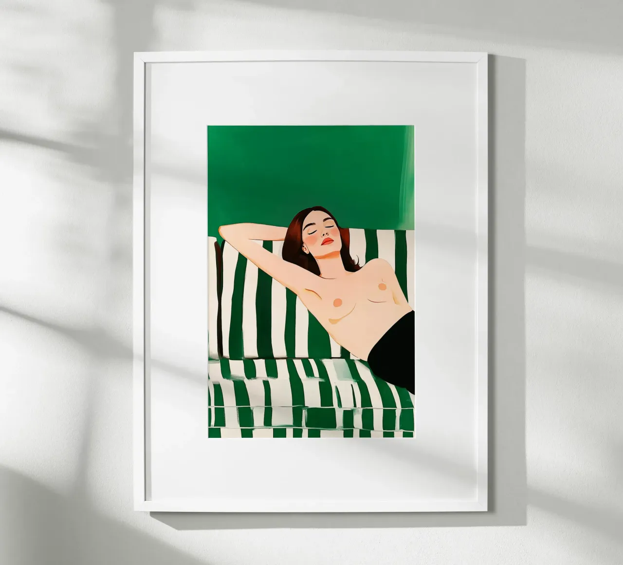 Nudo nel verde | Giovane donna quasi nuda poster con telaio in legno da Autofocus