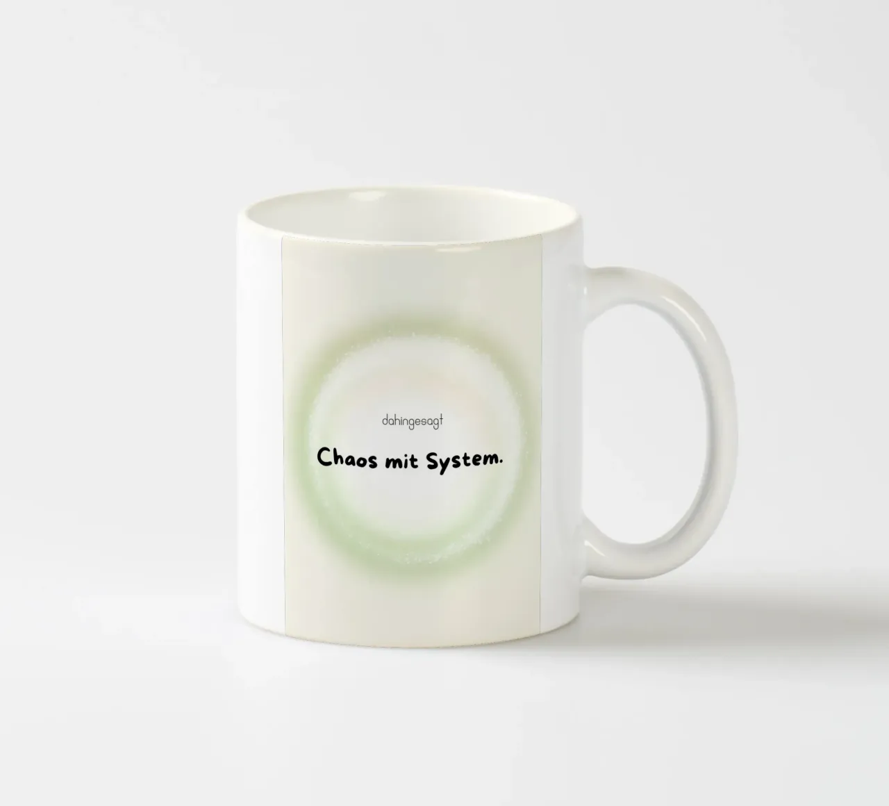 Chaos mit System tazza in ceramica da AESTHETIC VIBES by Isabel