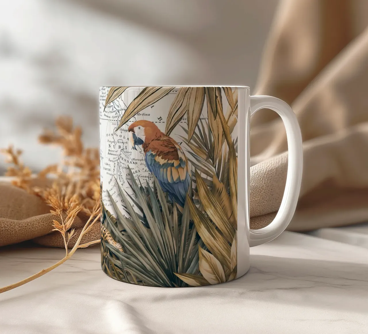 Viaggio tropicale di ghepardi e uccelli tazza in ceramica da Andrea Haase Vintage World