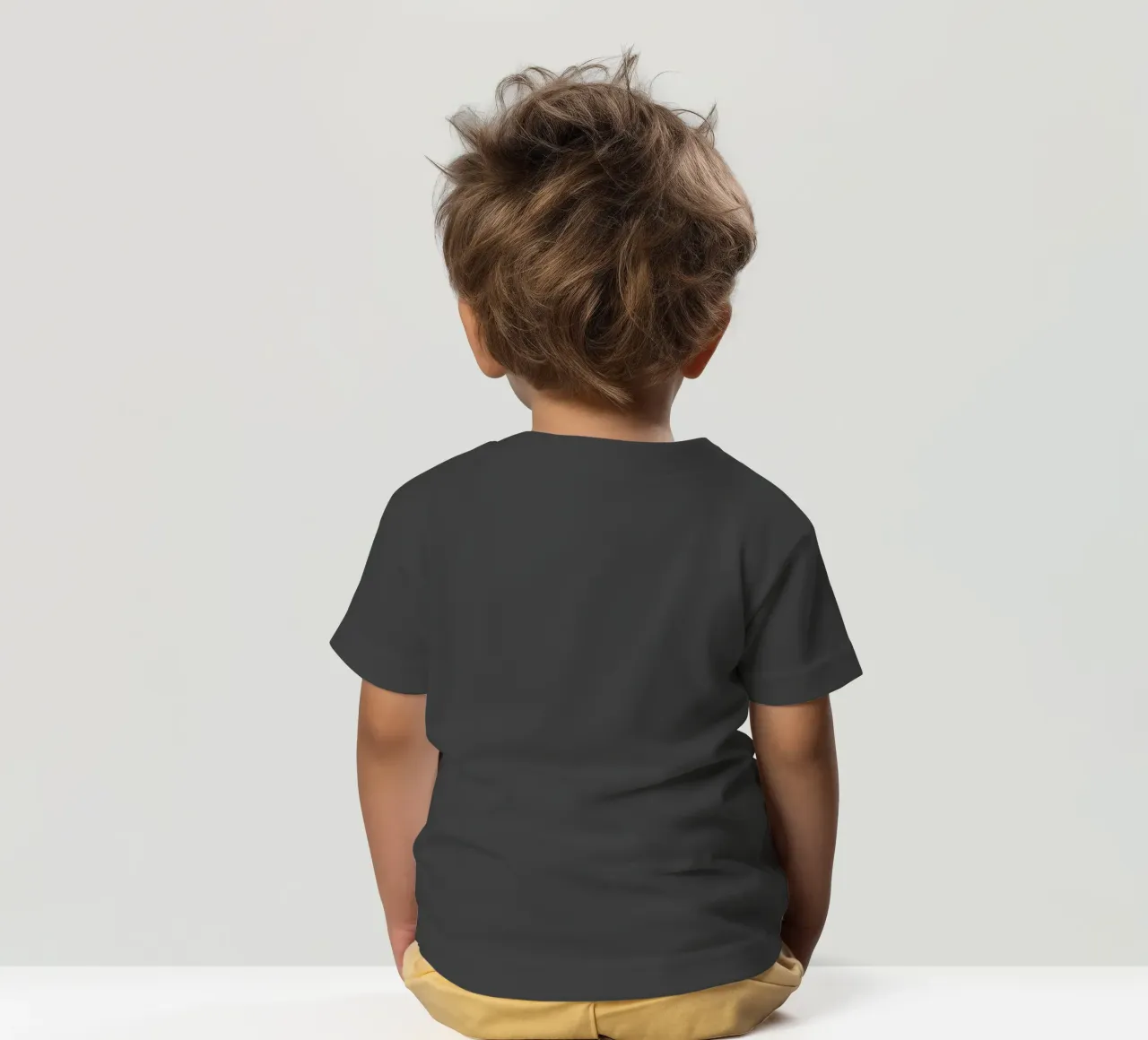 GUARDA ALL'INTERNO. t-shirt bambini da Little treasures for your home