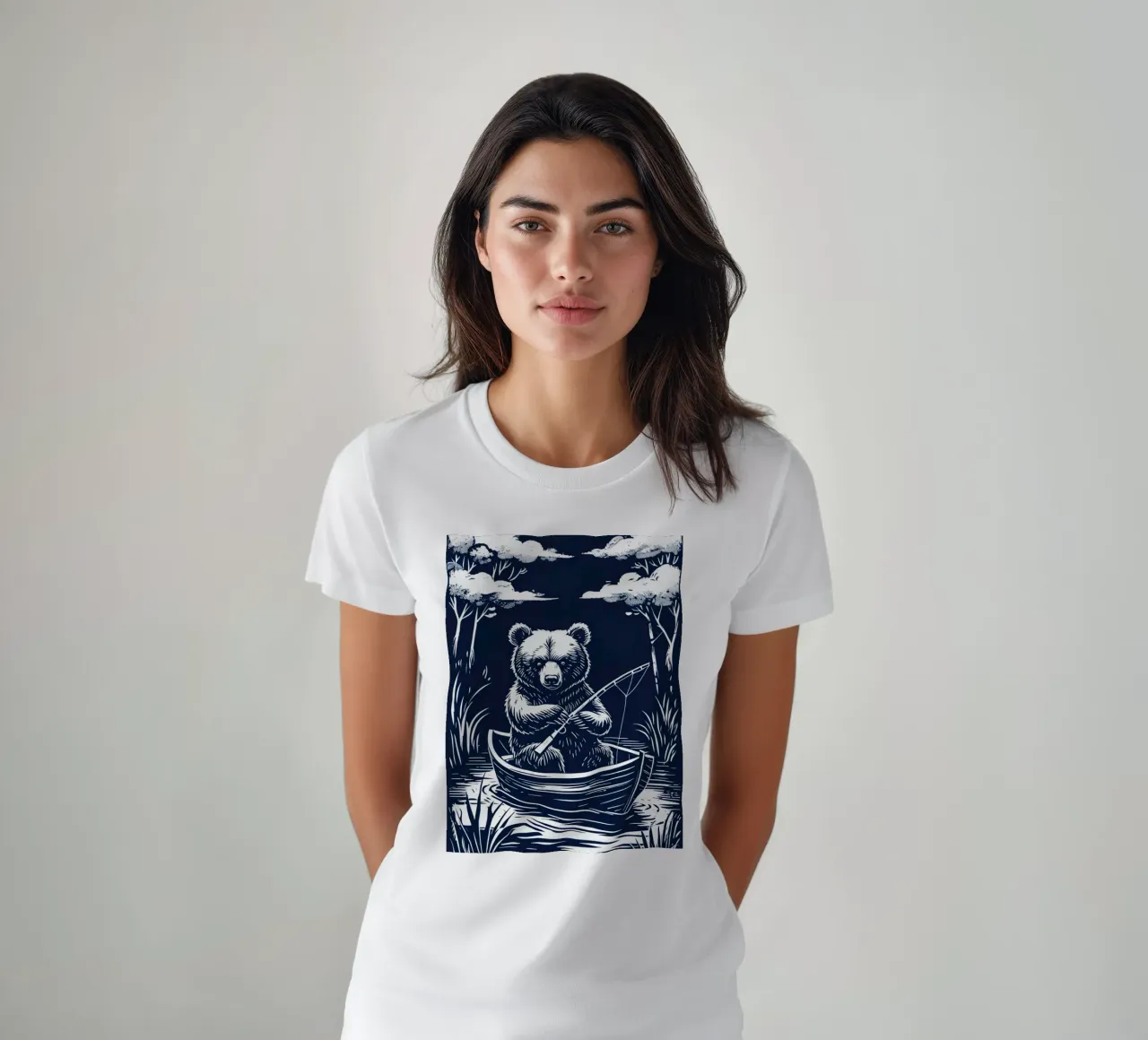 Pesca con l'orso in barca t-shirt da DesignDoodle