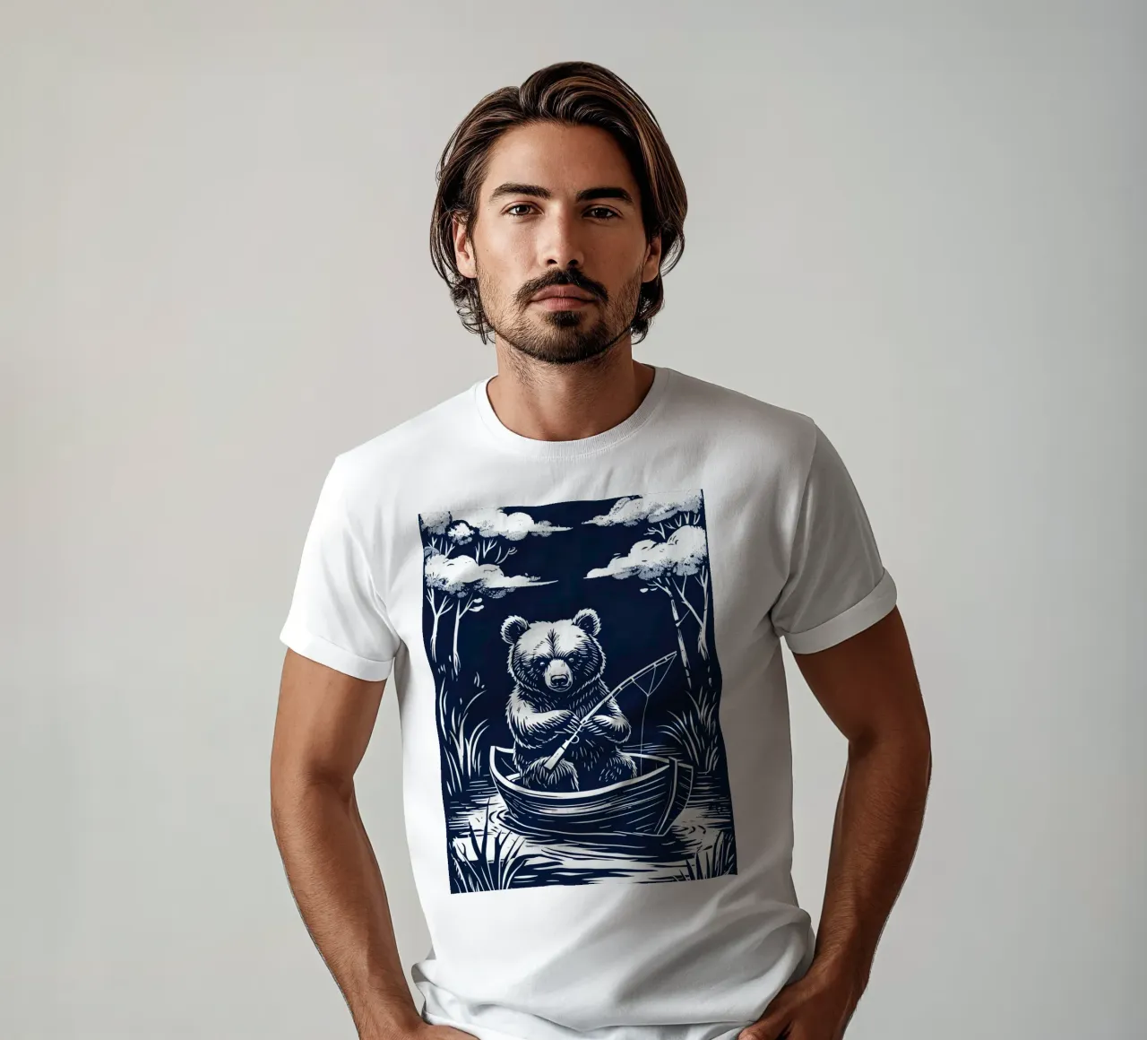 Pesca con l'orso in barca t-shirt da DesignDoodle