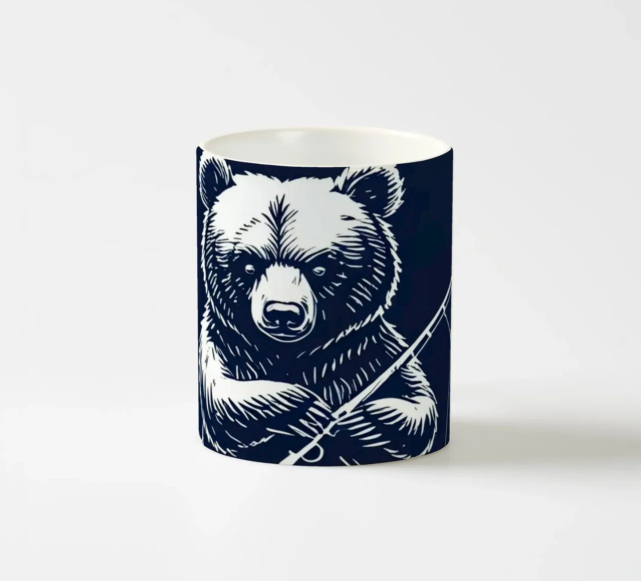 Pesca con l'orso in barca tazza in ceramica da DesignDoodle
