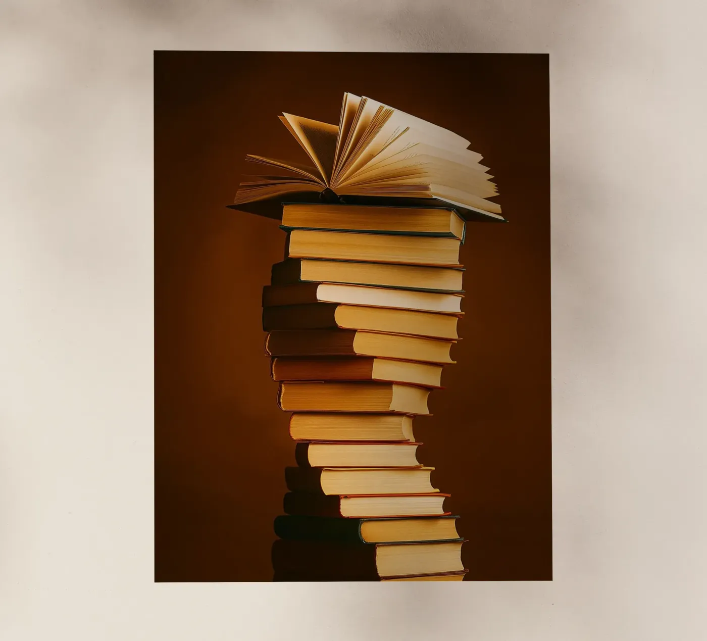 libri impilati pellicola backlit da PASMING