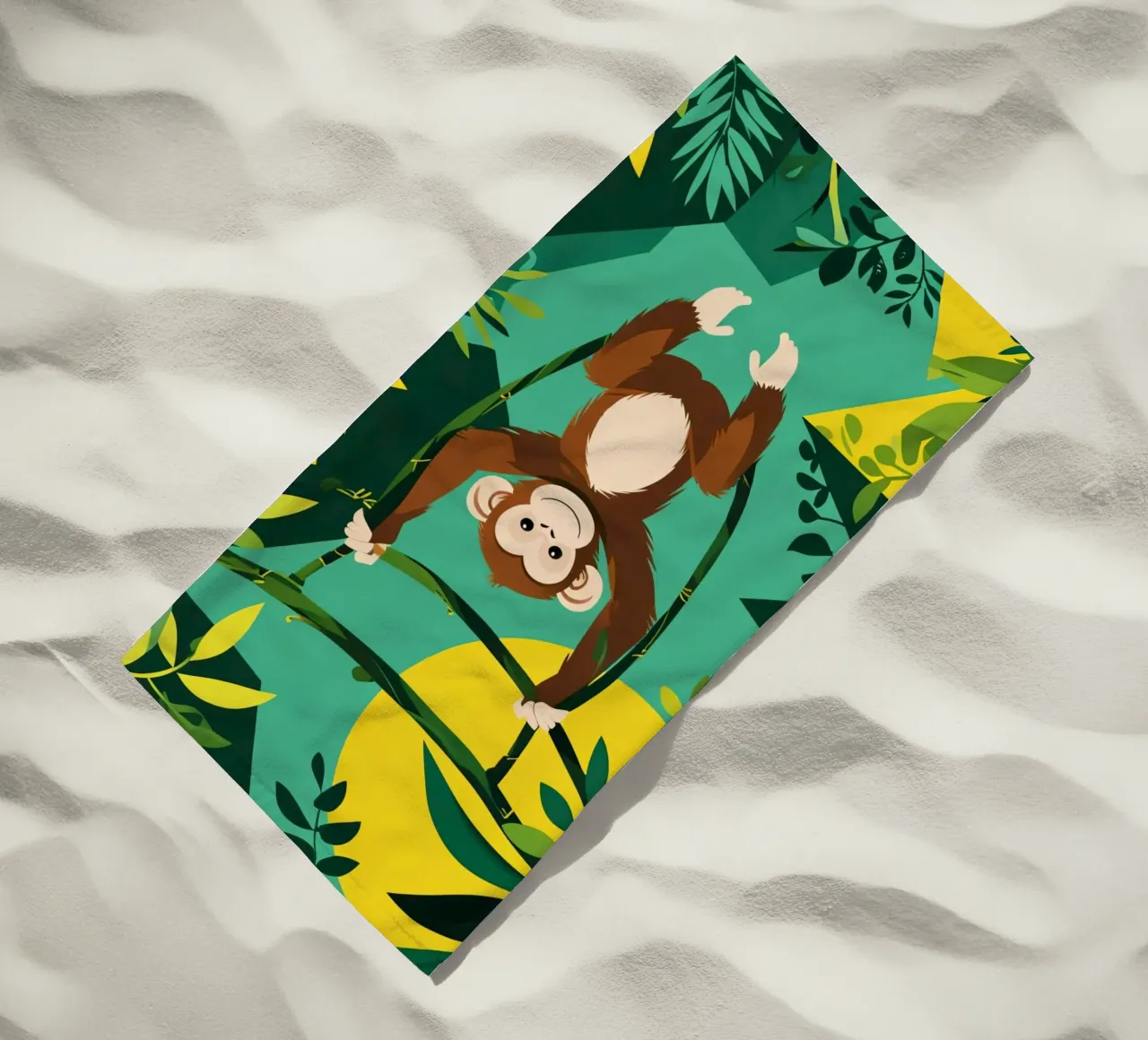 Scimmia felice appesa a una vite con fogliame telo mare da DesignDoodle