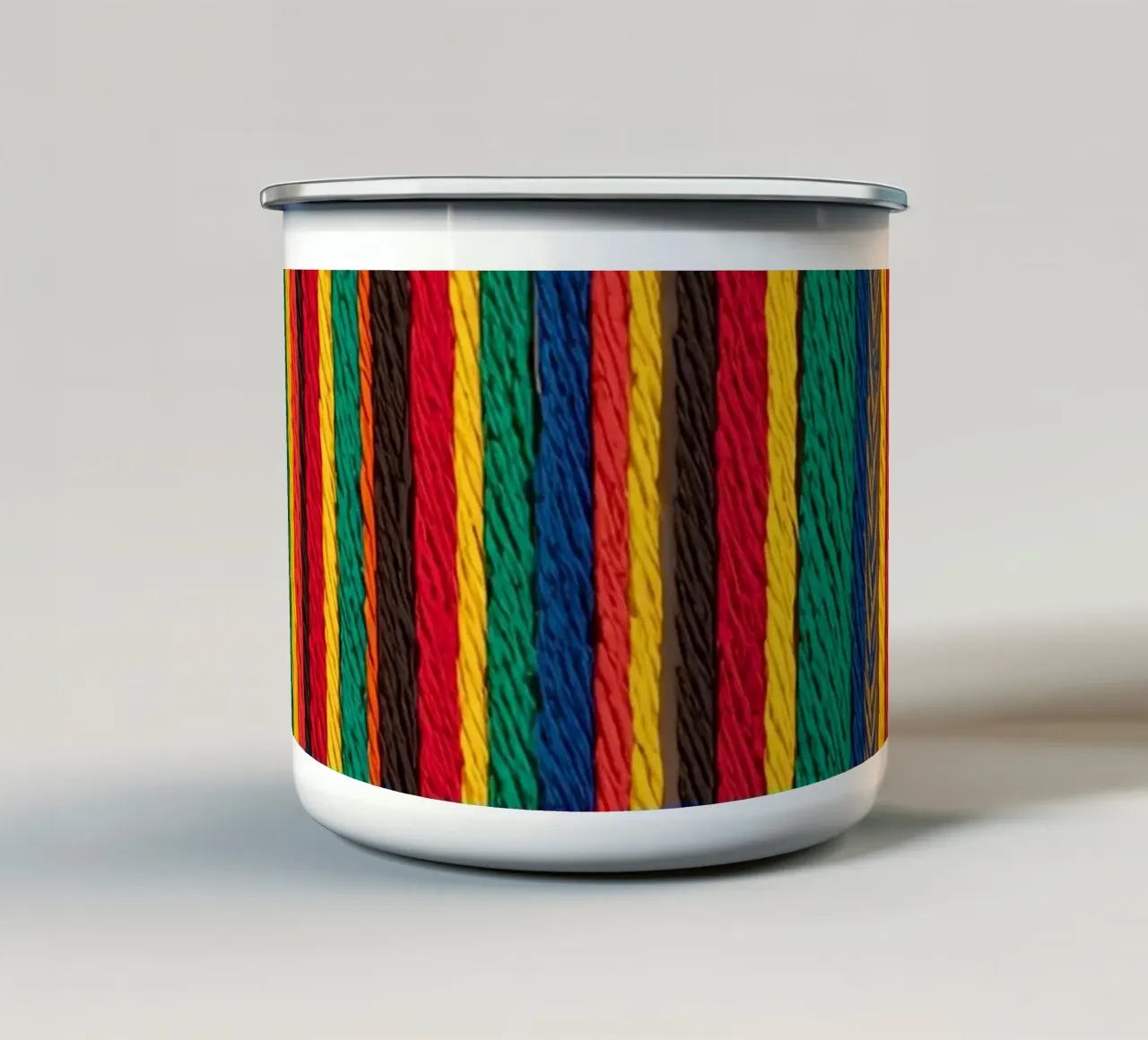 Semplici strisce verticali di filato tazza in smalto da DesignDoodle