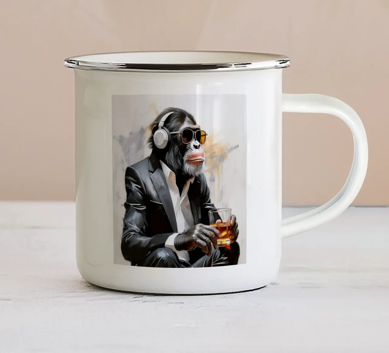 Ritratto fresco Scimpanzé Scimmia Pop Art in abito nero tazza in smalto da Take Your Art BV