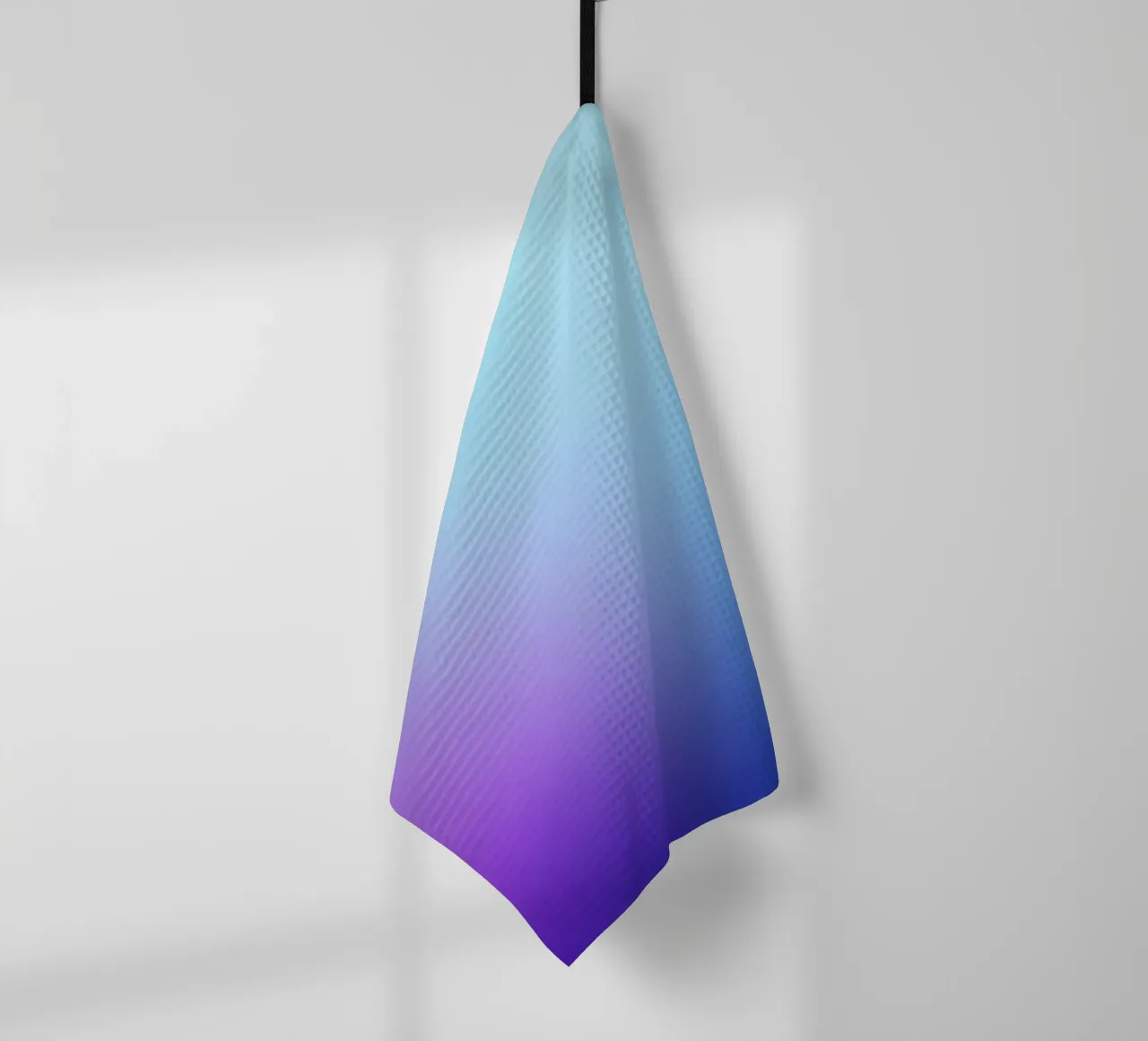 Bleu Violet Gradient Dreamy Minimal Abstract Color torchon de Modern Muse