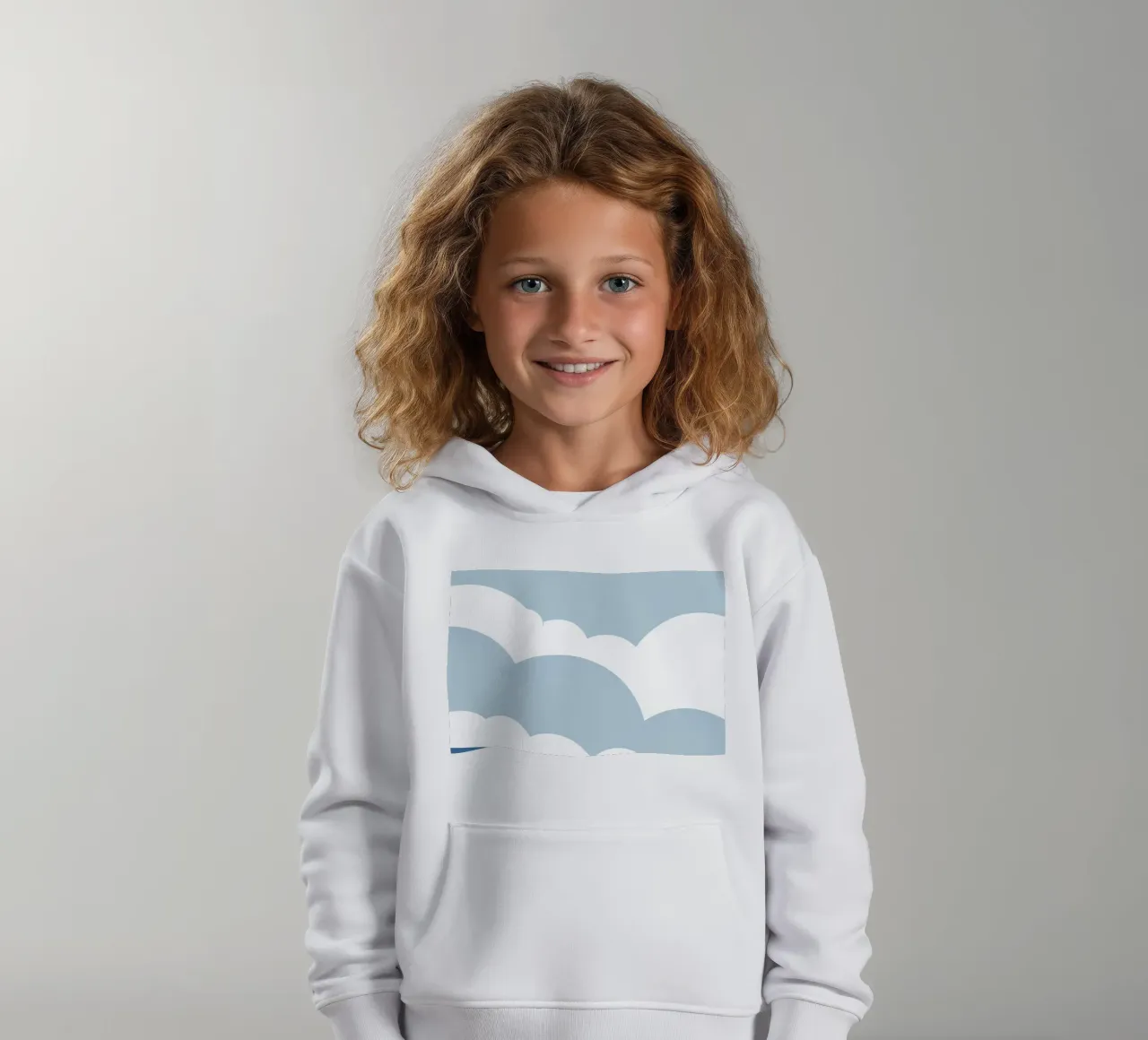 Semplice linea orizzontale che divide la composizione felpa bambino con cappuccio da LIFESTYLE OBJECTS