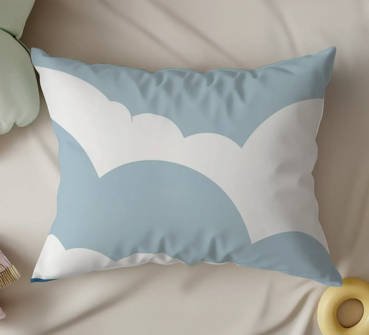 Semplice linea orizzontale che divide la composizione cuscino da LIFESTYLE OBJECTS
