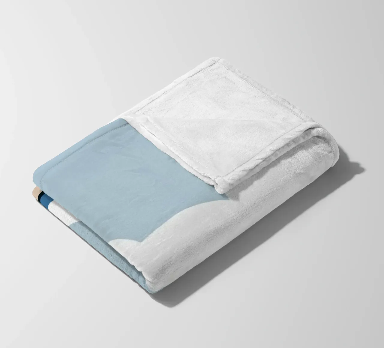 Semplice linea orizzontale che divide la composizione coperta in pile da LIFESTYLE OBJECTS