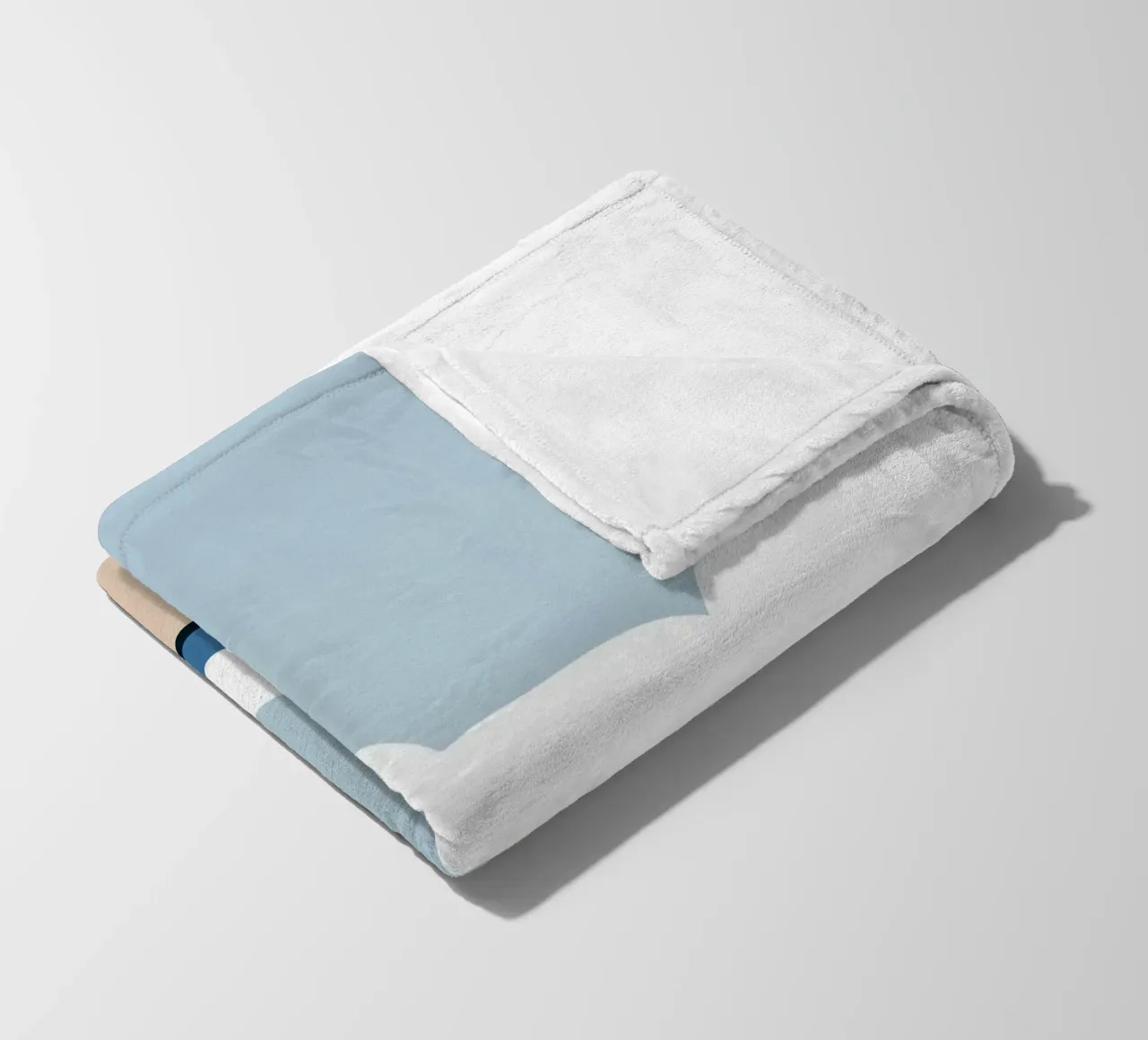 Semplice linea orizzontale che divide la composizione coperta in pile da LIFESTYLE OBJECTS