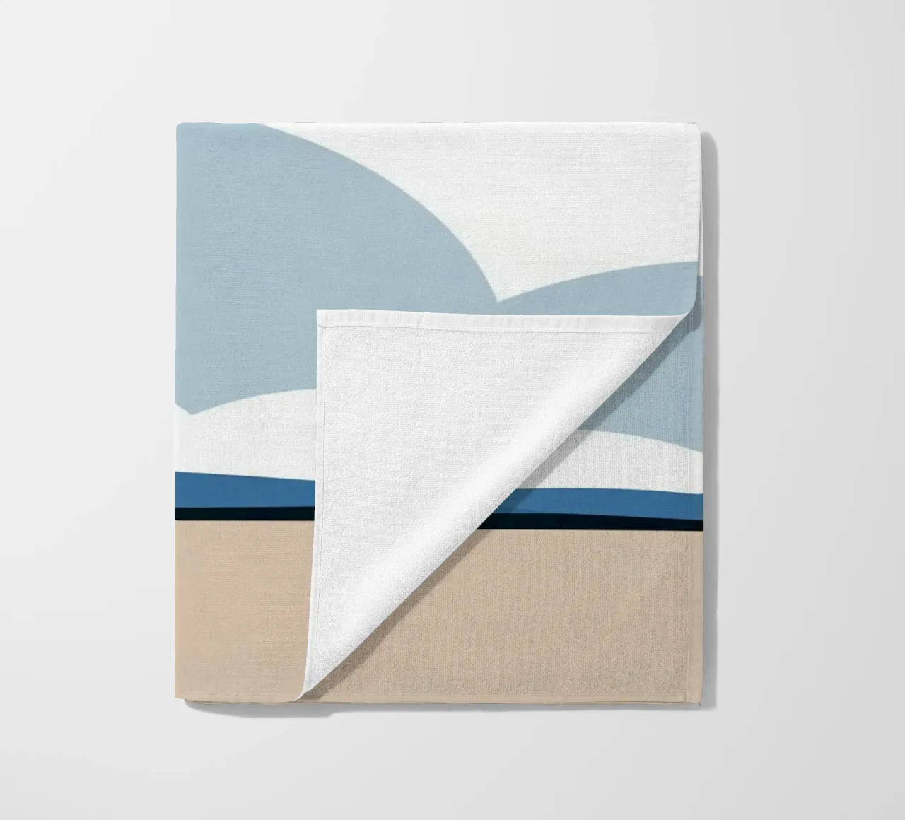 Semplice linea orizzontale che divide la composizione telo mare da LIFESTYLE OBJECTS