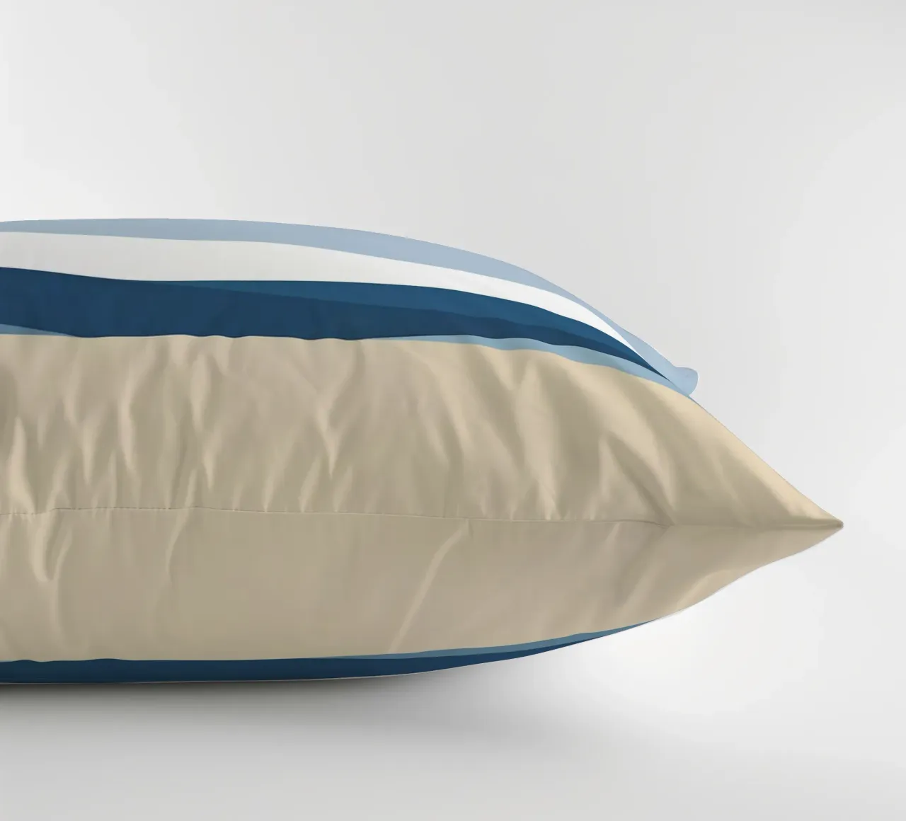 Semplice linea orizzontale che divide la composizione cuscino da LIFESTYLE OBJECTS