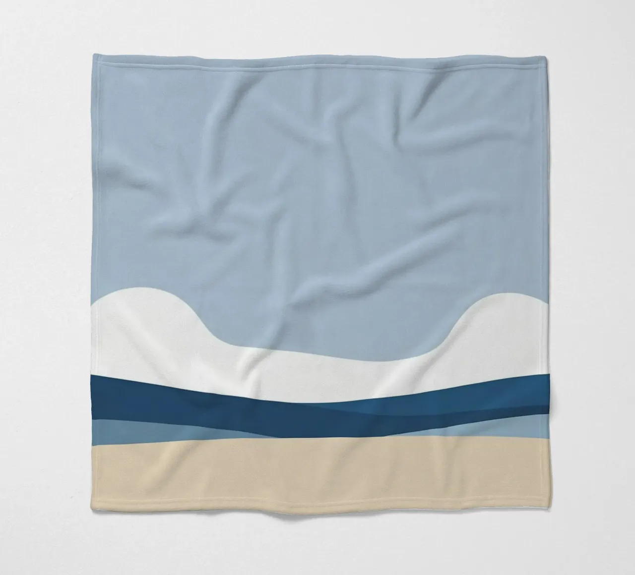 Semplice linea orizzontale che divide la composizione coperta in pile da LIFESTYLE OBJECTS