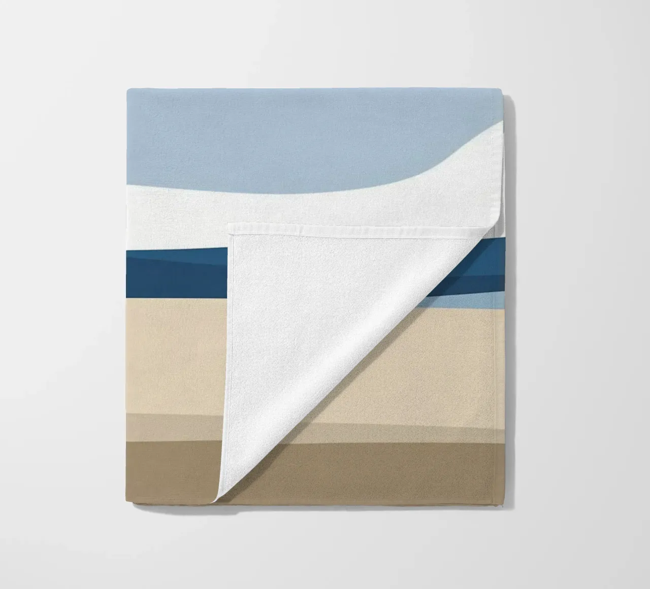Semplice linea orizzontale che divide la composizione telo mare da LIFESTYLE OBJECTS