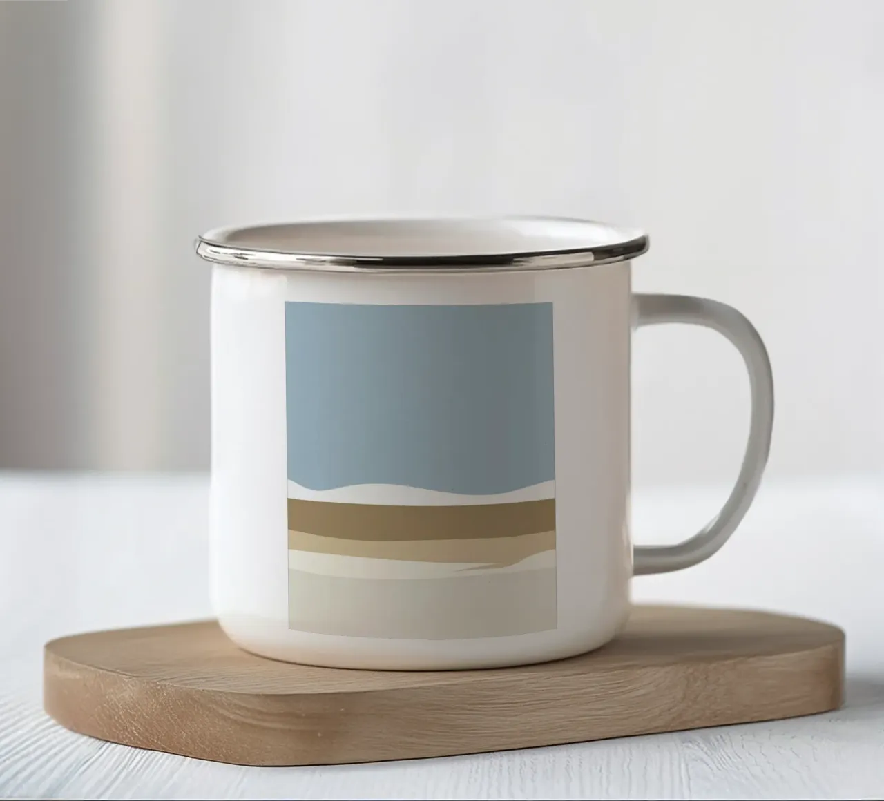 Semplice linea orizzontale che divide la composizione tazza in smalto da LIFESTYLE OBJECTS