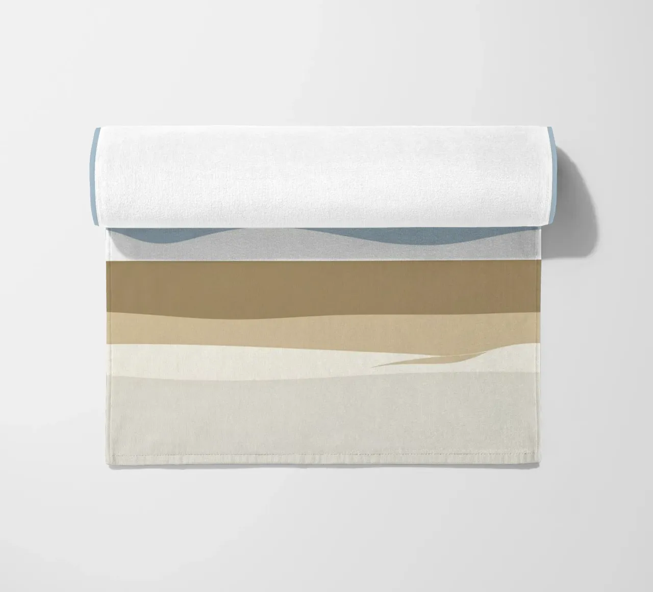 Semplice linea orizzontale che divide la composizione telo mare da LIFESTYLE OBJECTS