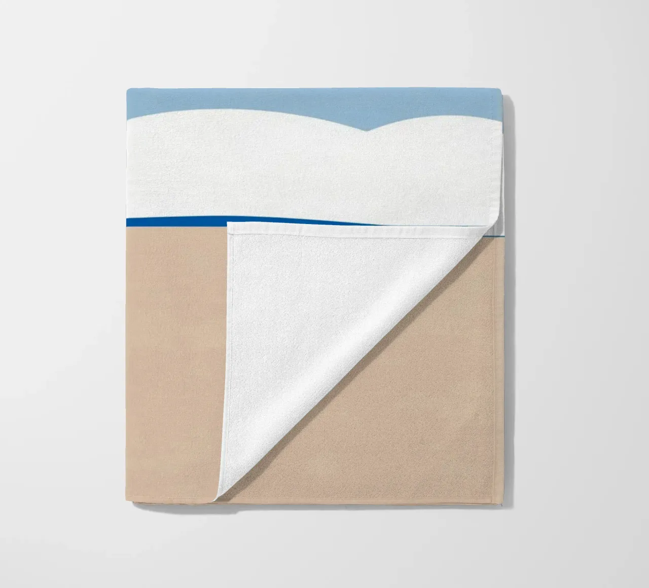 Semplice linea orizzontale che divide la composizione telo mare da LIFESTYLE OBJECTS