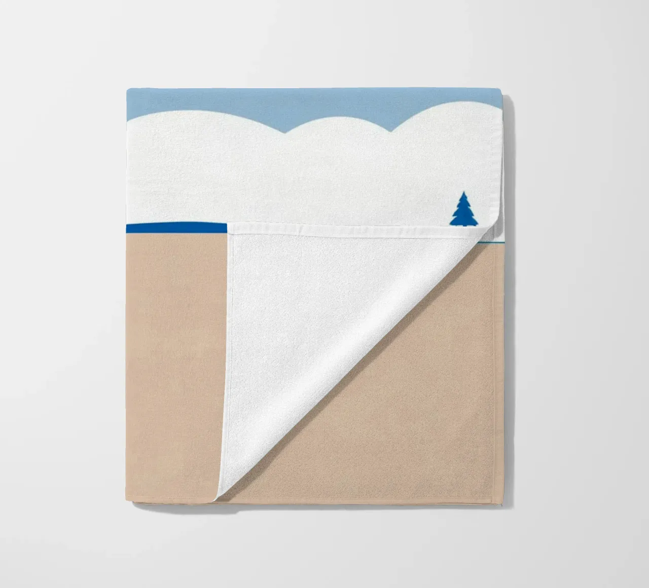 Semplice linea orizzontale che divide la composizione telo mare da LIFESTYLE OBJECTS
