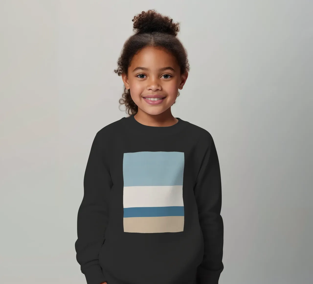 Semplice linea orizzontale che divide la composizione felpa bambino da LIFESTYLE OBJECTS