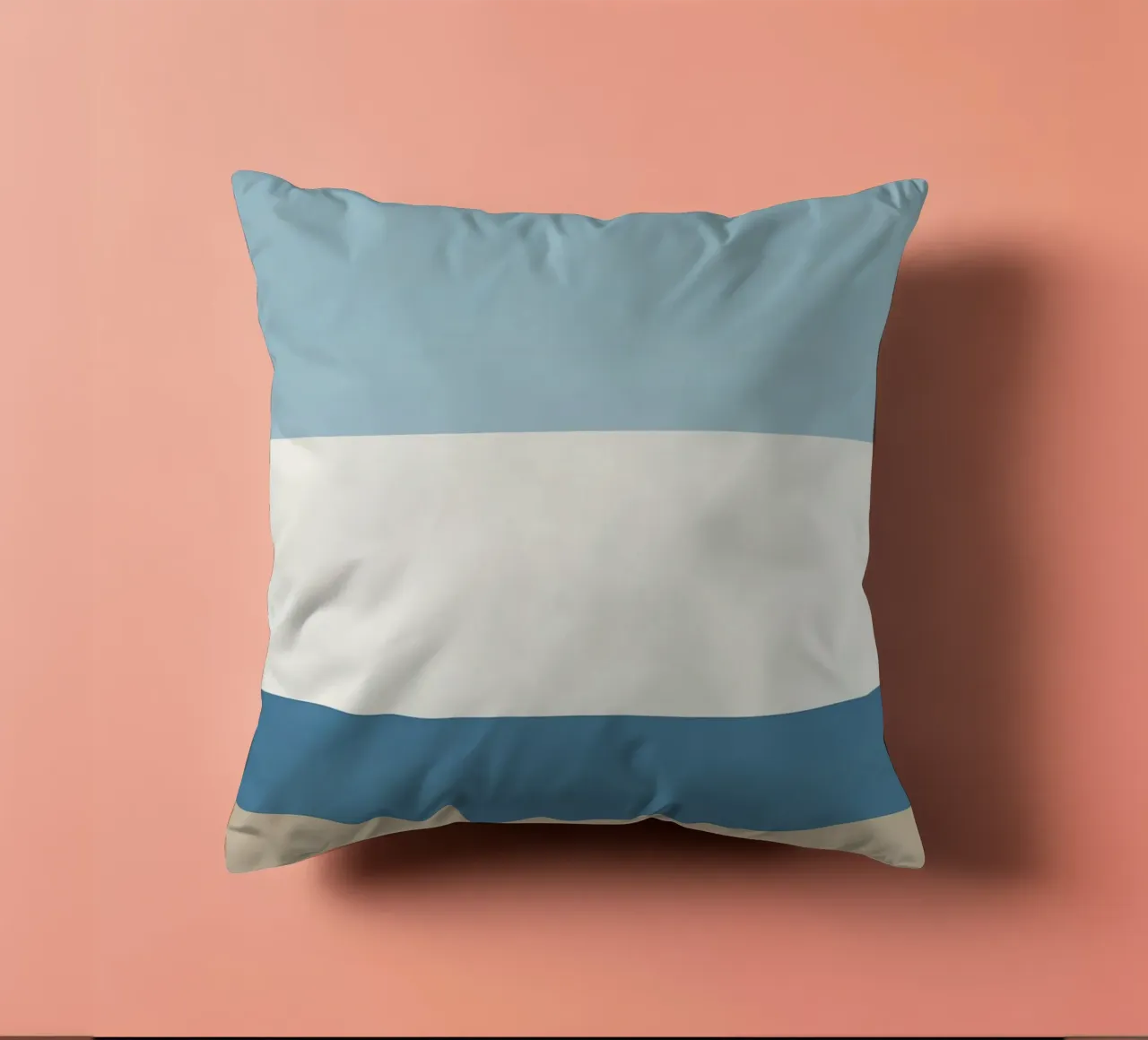 Semplice linea orizzontale che divide la composizione cuscino da LIFESTYLE OBJECTS