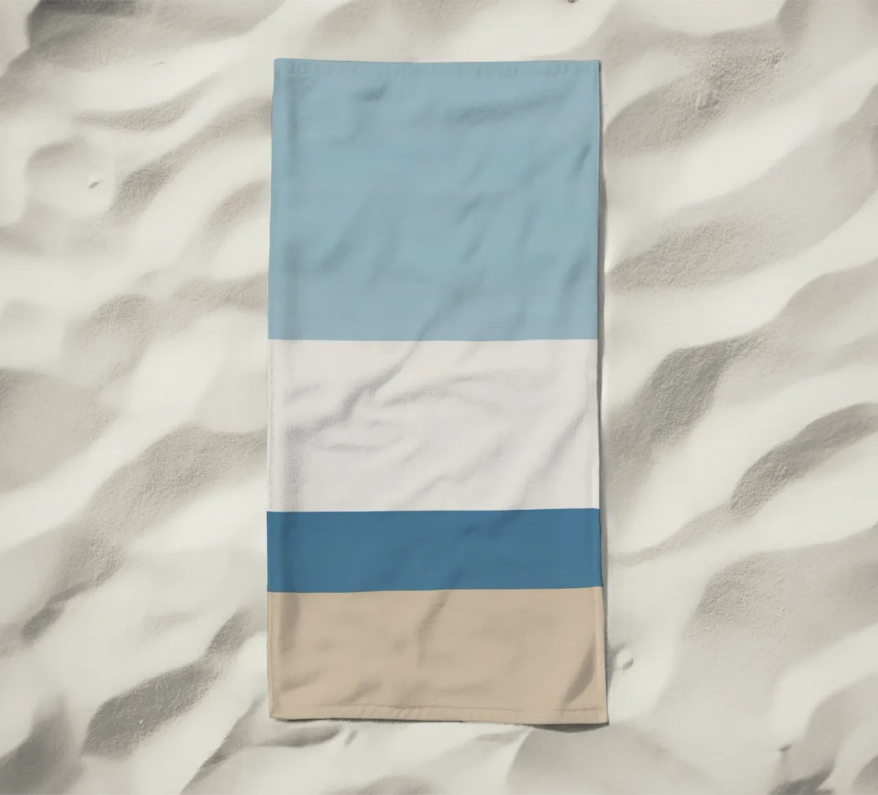 Semplice linea orizzontale che divide la composizione telo mare da LIFESTYLE OBJECTS