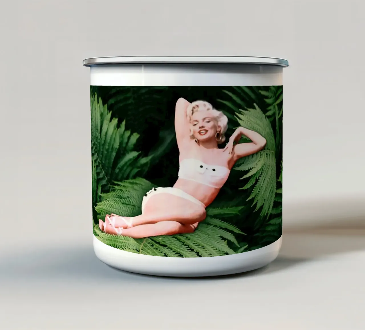 Marilyn Loves Nature #1 tazza in smalto da DesmondBates