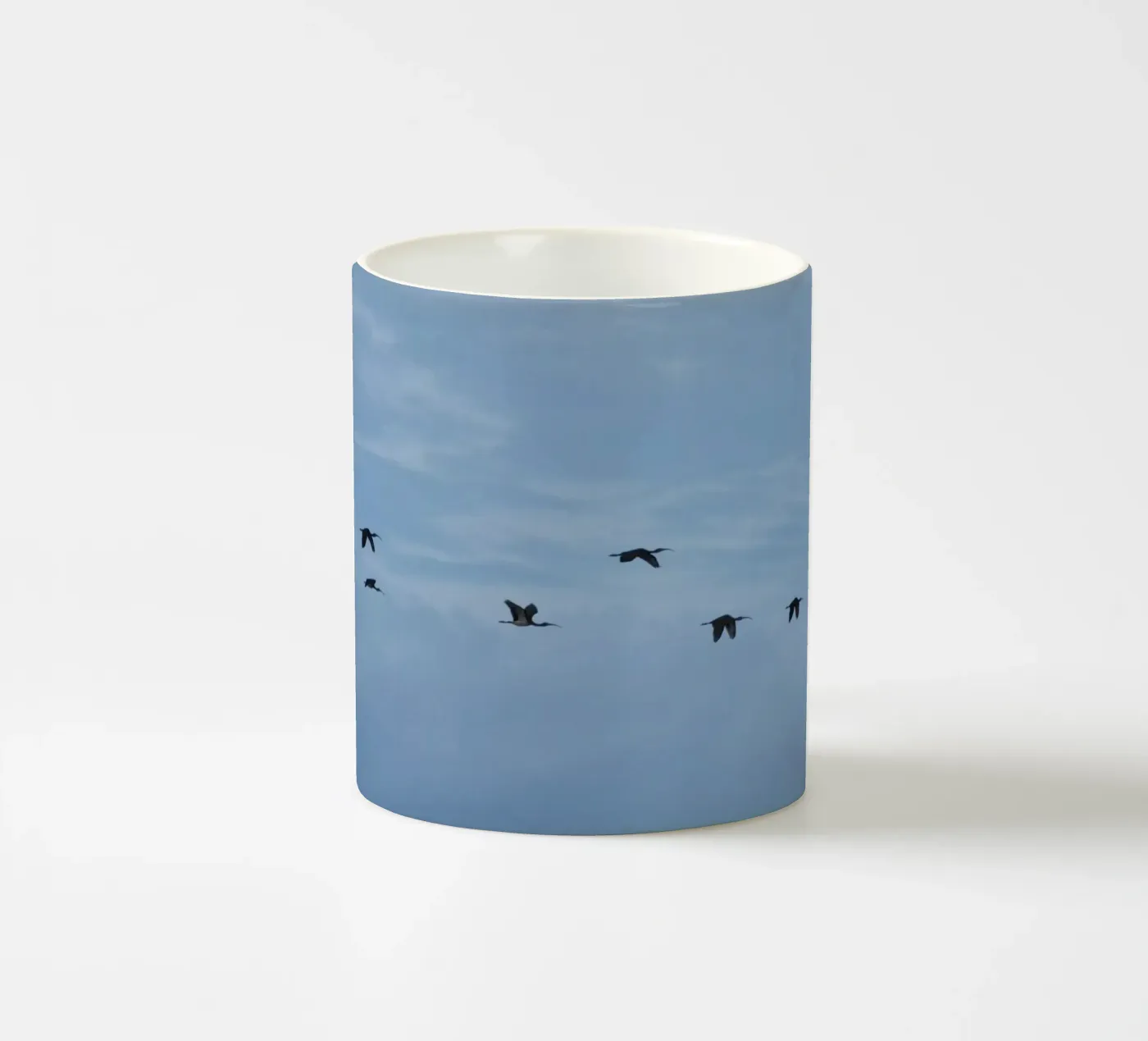 Flying tazza in ceramica da Carol Maia