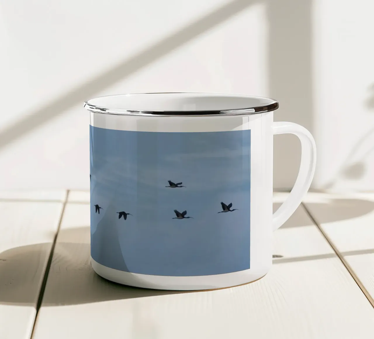 Flying tazza in smalto da Carol Maia