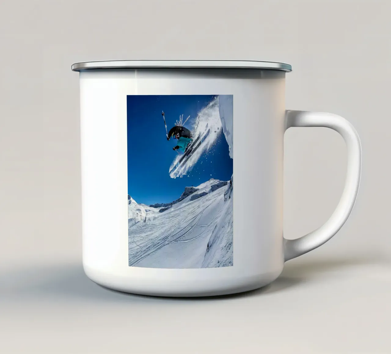 Jump In The Snow Mountain tazza in smalto da LucasWest