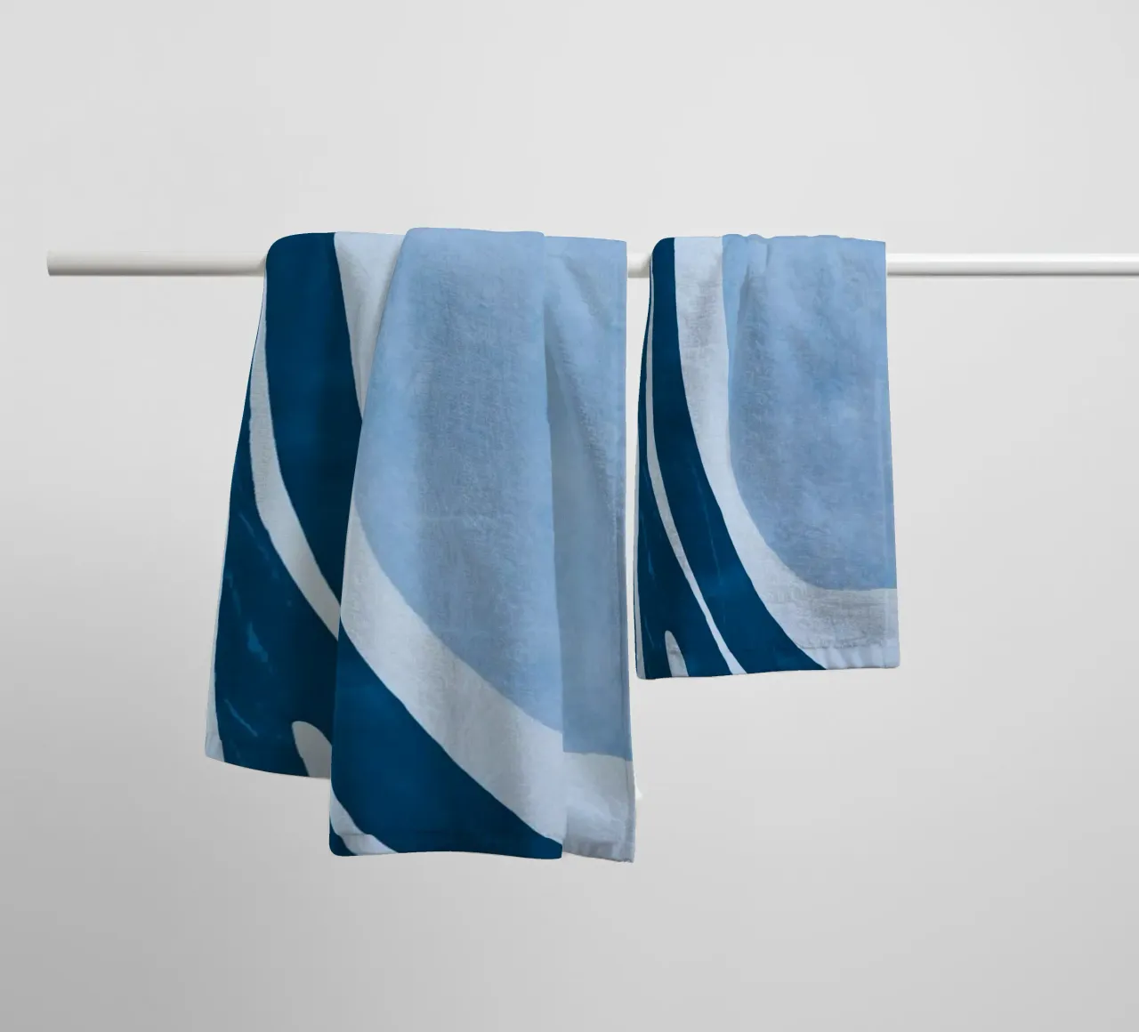 Forme contemporanee e forme blu asciugamano da bagno da Andrea Haase Modern Home