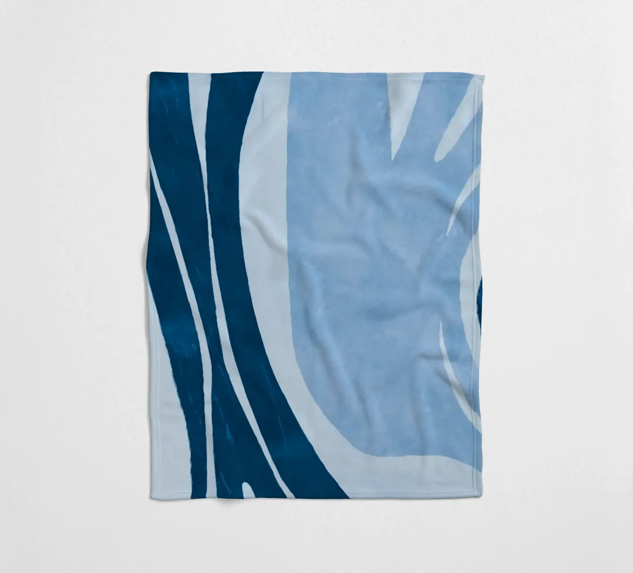 Forme contemporanee e forme blu coperta in pile da Andrea Haase Modern Home