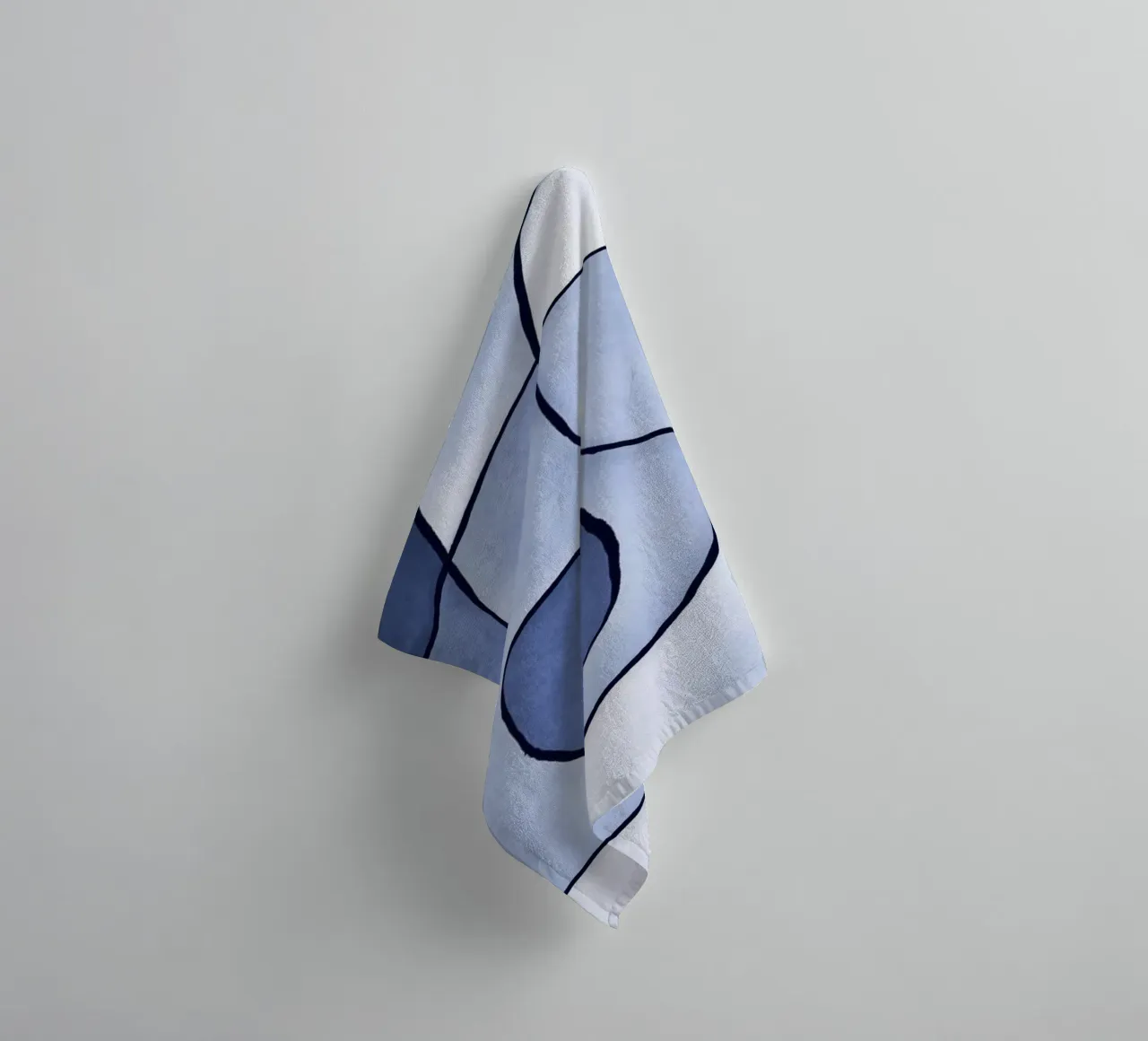 Abstract blauw II badhanddoek van Andrea Haase Modern Home