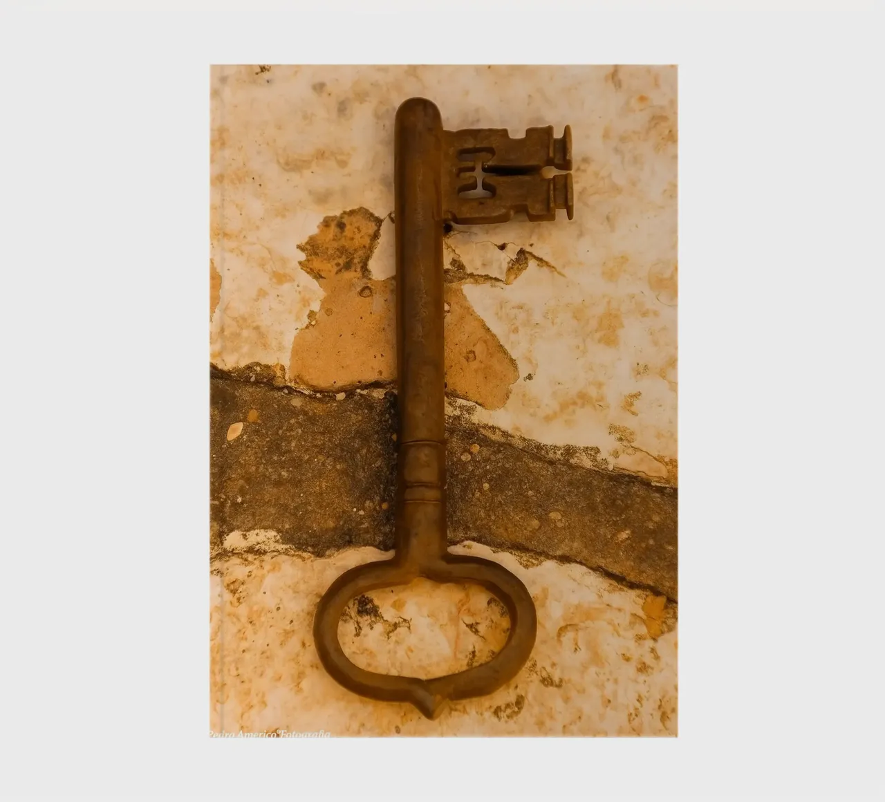 old rusty key notebook by PASMING