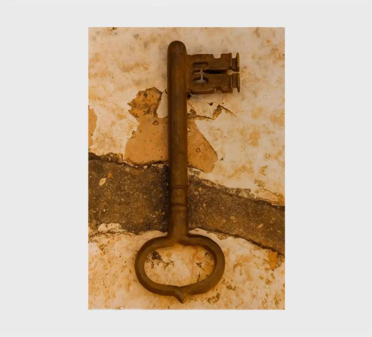 old rusty key notebook by PASMING