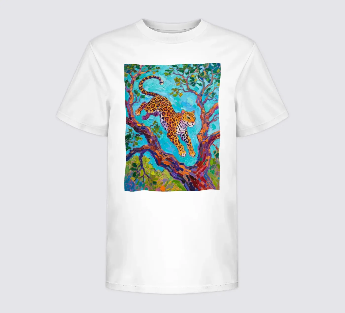 Leopard springt zwischen Baum Kinder T-Shirt von Slash Shop