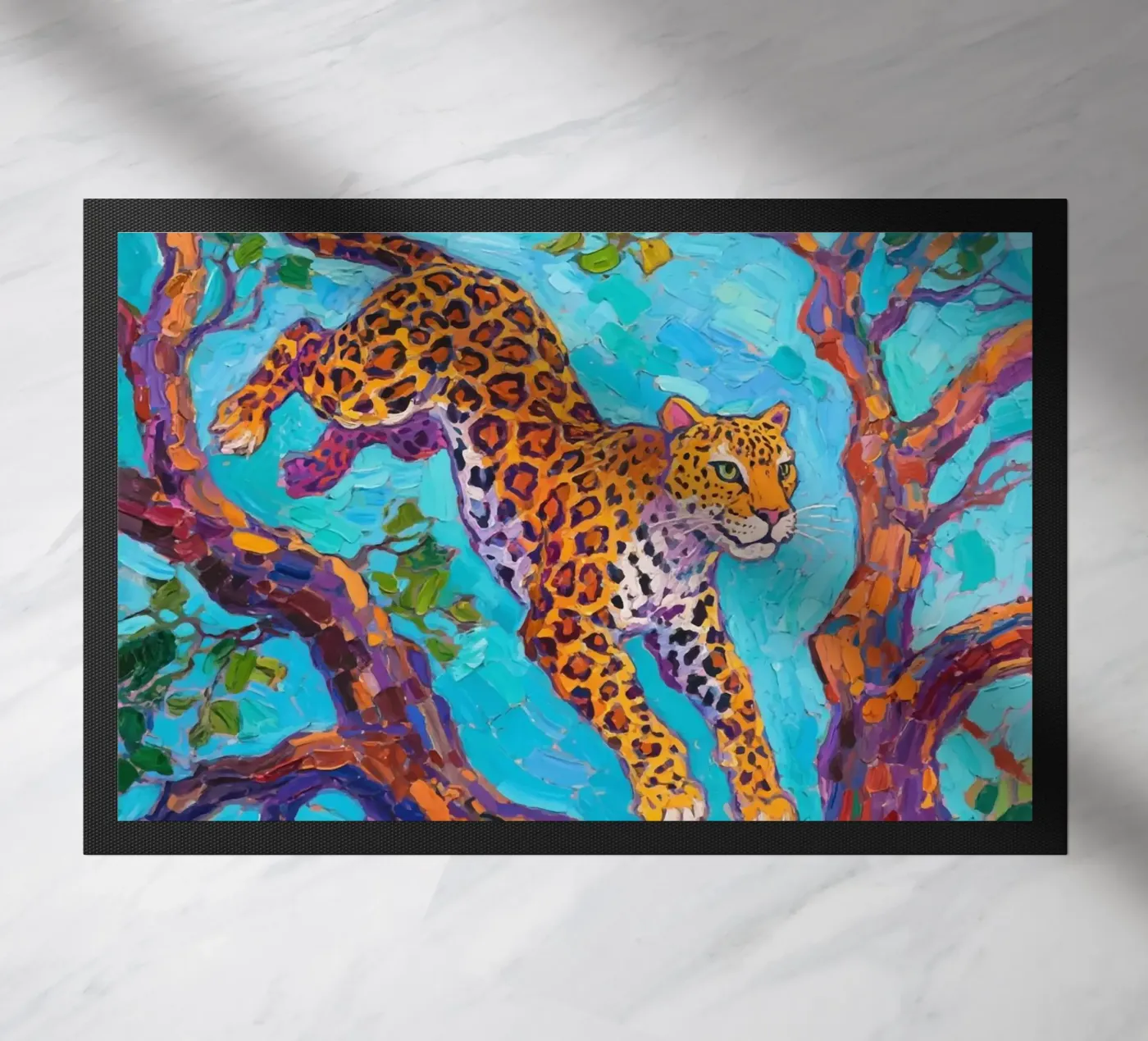 Leopardo che salta tra gli alberi zerbino da Slash Shop