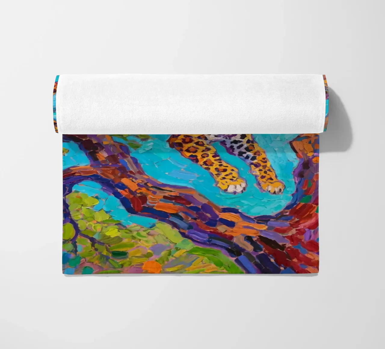 Leopardo che salta tra gli alberi telo mare da Slash Shop