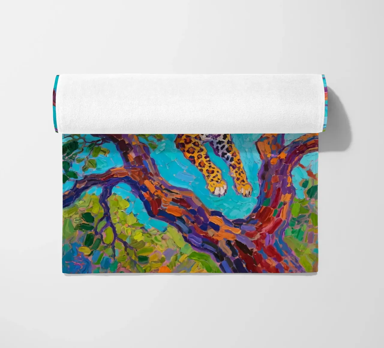 Leopardo che salta tra gli alberi telo mare da Slash Shop