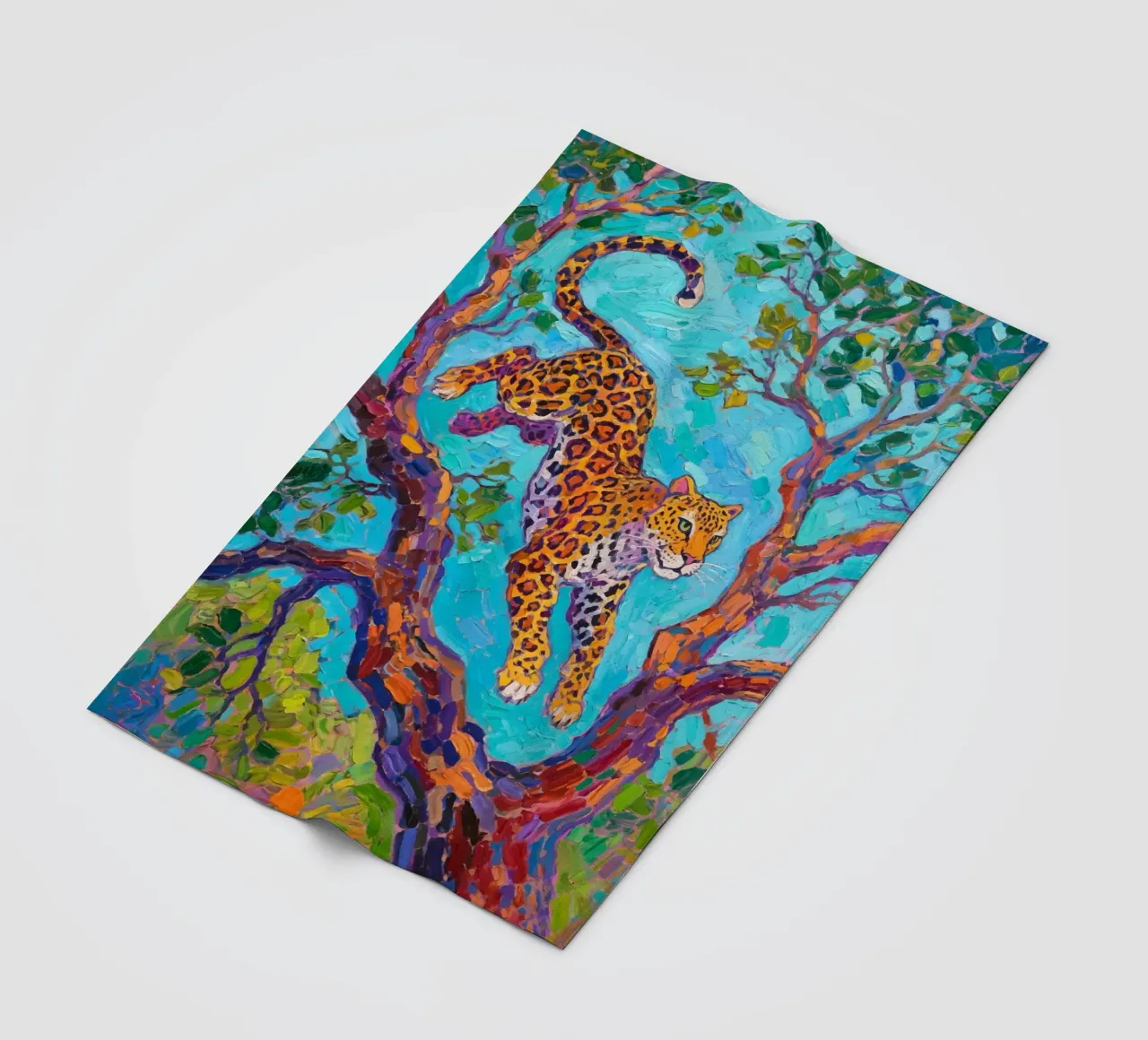 Leopard jumping between tree Fleecedecke von Slash Shop
