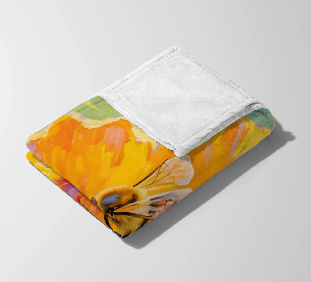 api appollaiate sui fiori coperta in pile da Slash Shop