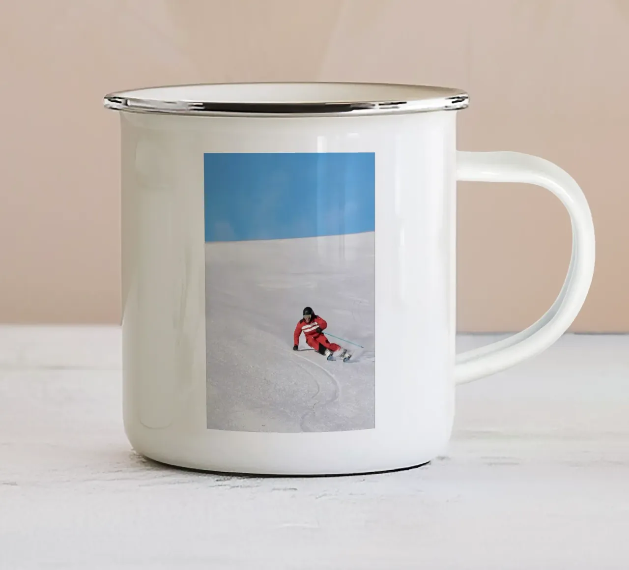 Ski In The Mountain tazza in smalto da LucasWest