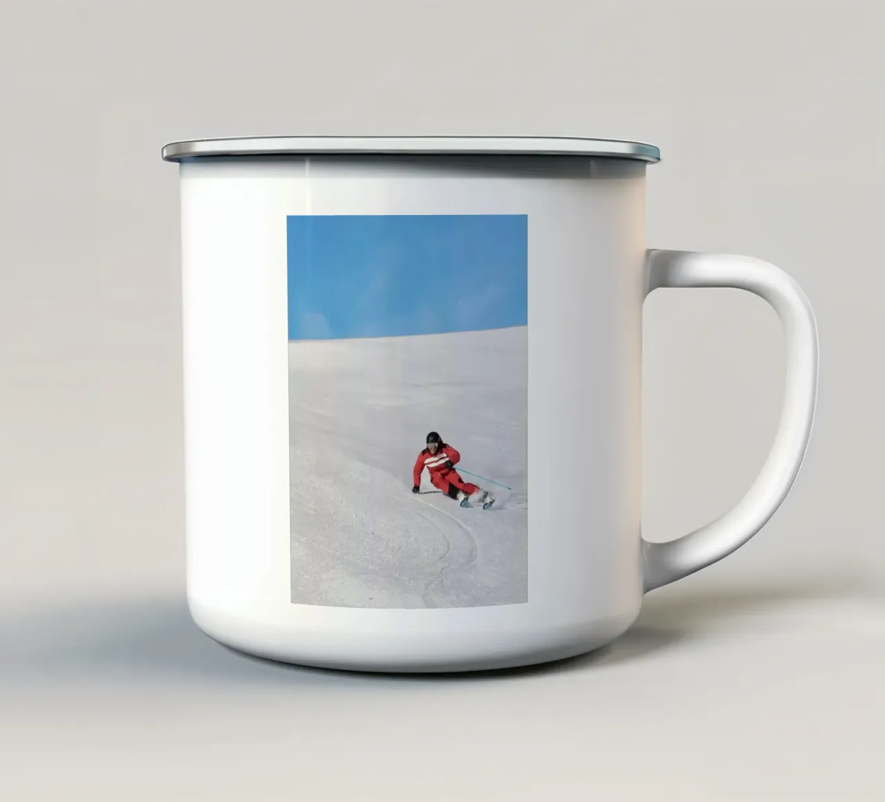 Ski In The Mountain tazza in smalto da LucasWest