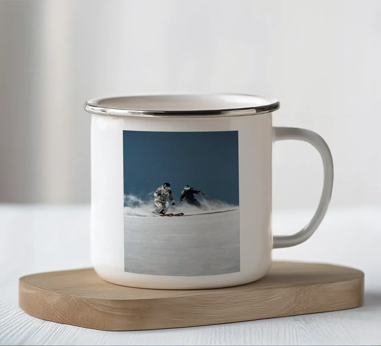 Having Fun With Ski Friends tazza in smalto da LucasWest