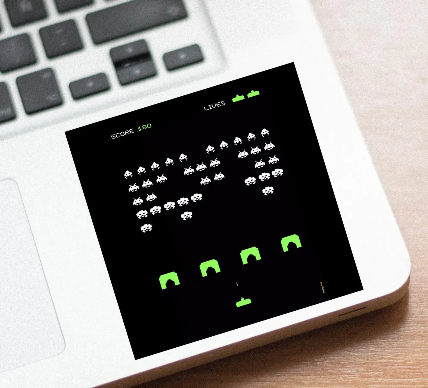 Space Invaders adesivo da Rafa Gomes